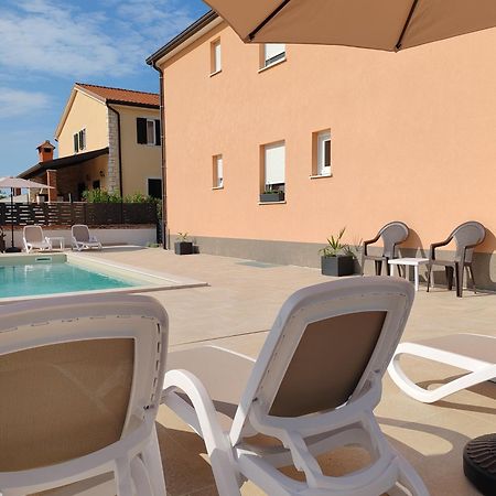 Apartments Oleander Lovrecica-Residence With Pool Εξωτερικό φωτογραφία