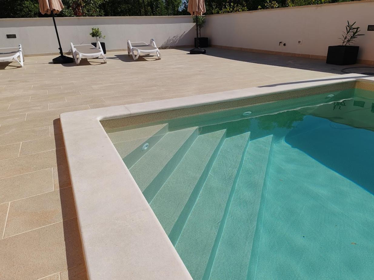 Apartments Oleander Lovrecica-Residence With Pool Εξωτερικό φωτογραφία