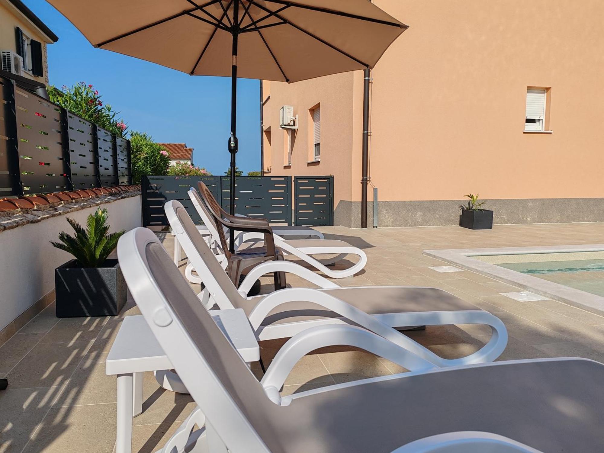 Apartments Oleander Lovrecica-Residence With Pool Εξωτερικό φωτογραφία