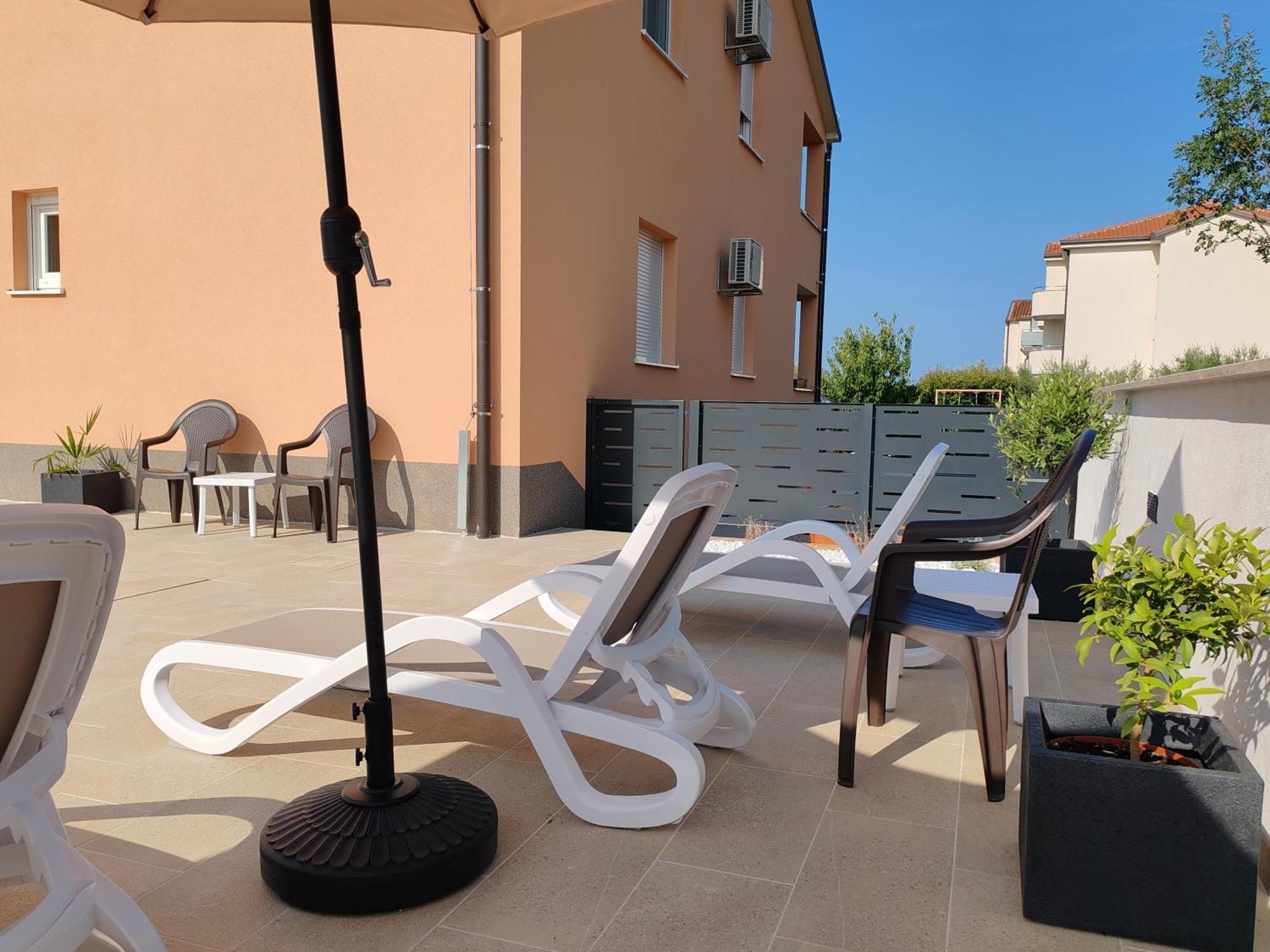 Apartments Oleander Lovrecica-Residence With Pool Εξωτερικό φωτογραφία