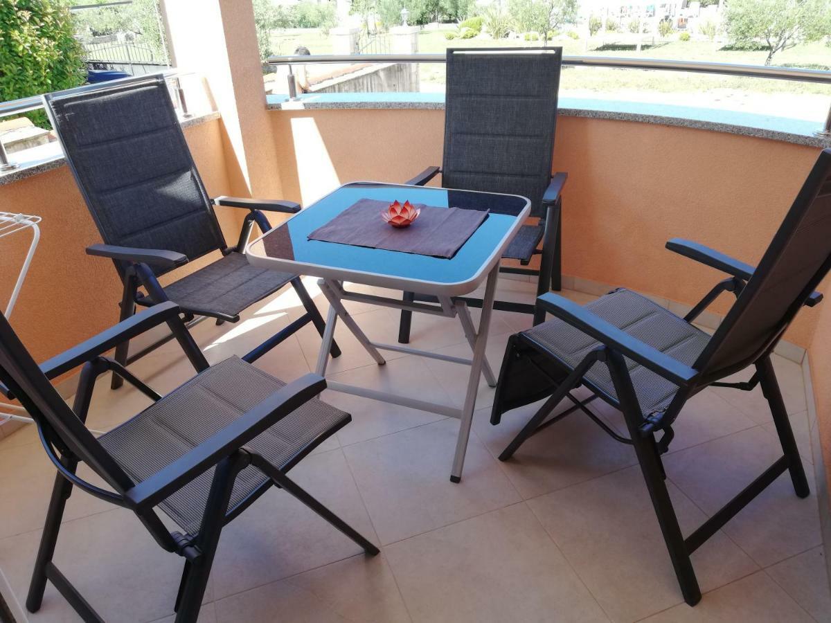 Apartments Oleander Lovrecica-Residence With Pool Εξωτερικό φωτογραφία