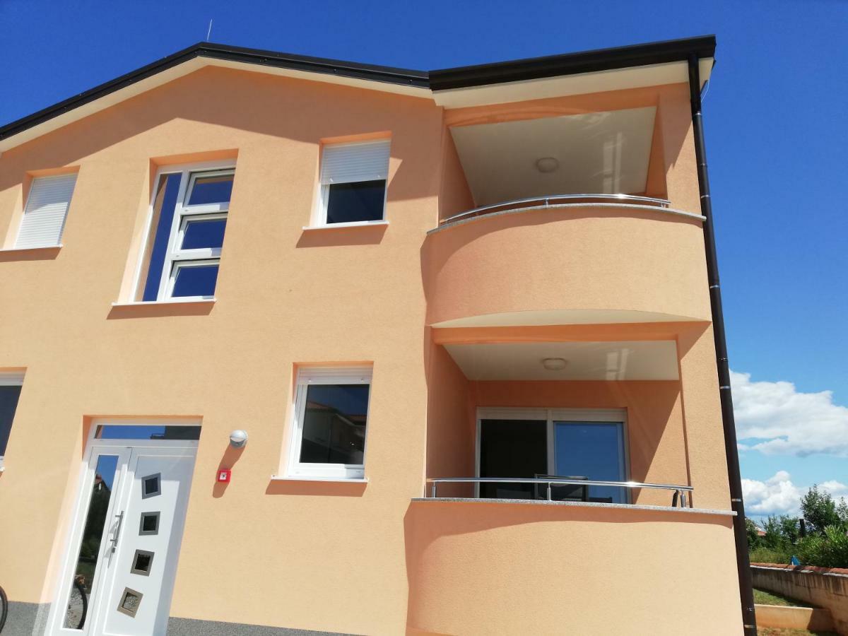 Apartments Oleander Lovrecica-Residence With Pool Εξωτερικό φωτογραφία